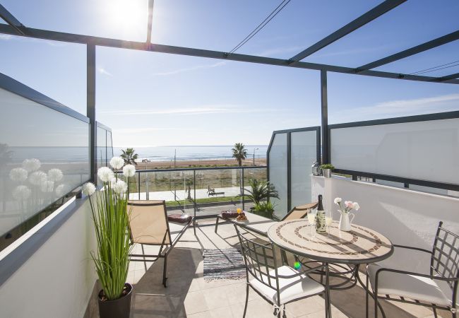 Apartamento en Castelldefels - Beachfront Penthouse ZC2B6 Apartamento en Castelldefels - Beachfront Penthouse ZC2B6