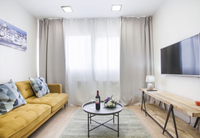 Apartamento en San Adrián de Besós - Forum 2 Apartment