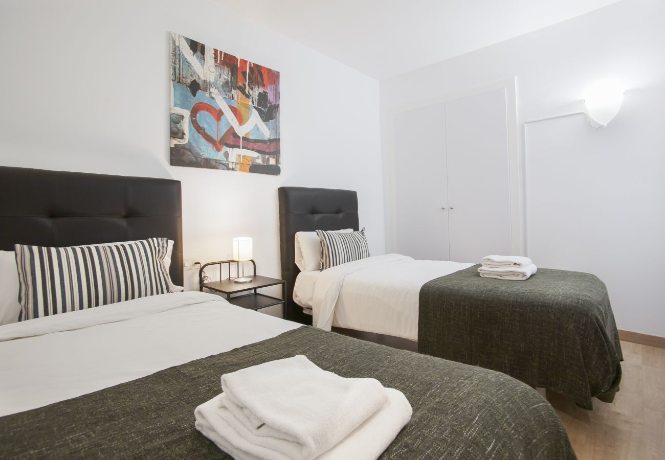 Apartment in Barcelona - Gaudi 12 Apartment in Barcelona - Gaudi 12